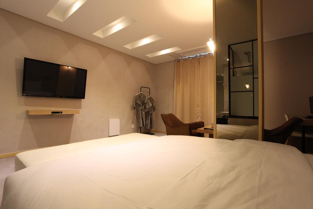C&B Hotel Ansan Εξωτερικό φωτογραφία