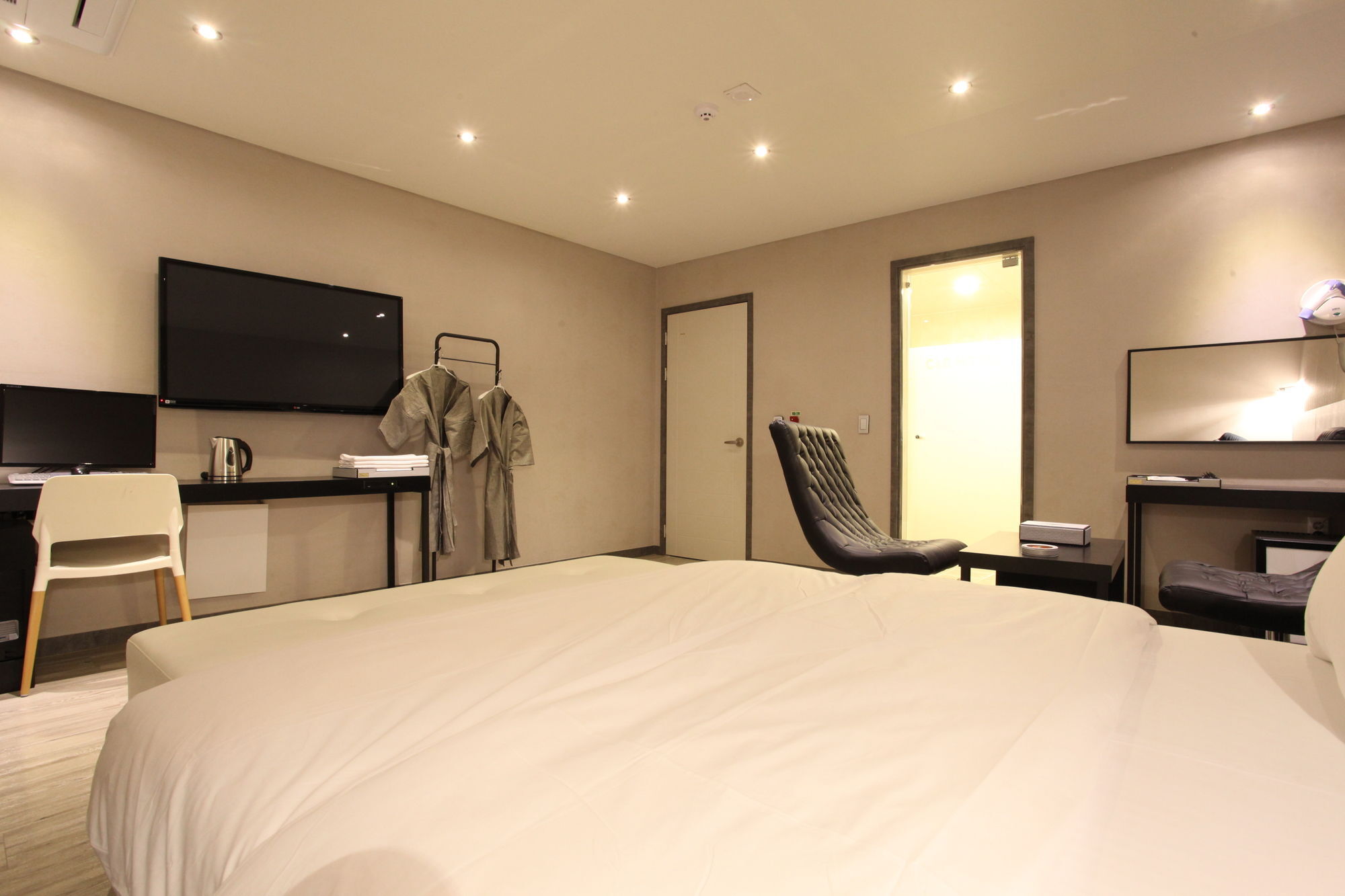 C&B Hotel Ansan Εξωτερικό φωτογραφία